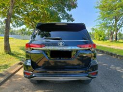 Toyota Fortuner 2.4 VRZ TRD Matic AT 2018 Hitam 6