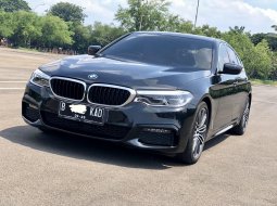 BMW 5 Series 530i M Sport 2020 Hitam 1