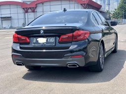 BMW 5 Series 530i M Sport 2020 Hitam 5