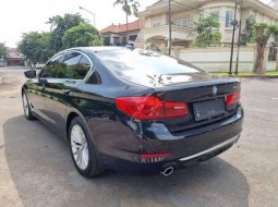 BMW 5 Series 530i 2017 7