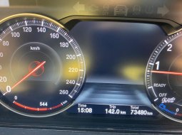 BMW 3 Series 320i 2017 Hitam 9