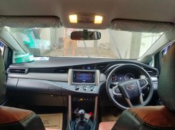 Mobil Toyota Kijang Innova 2016 G Luxury M/T Gasoline dijual, Jawa Timur 3