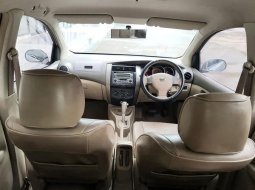 Jual Nissan Grand Livina Ultimate 2010 harga murah di DKI Jakarta 3