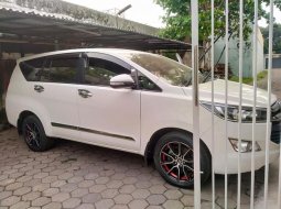 Mobil Toyota Kijang Innova 2016 G Luxury M/T Gasoline dijual, Jawa Timur 1