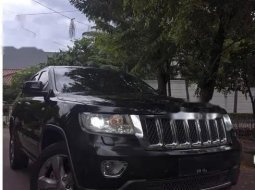 Mobil Jeep Grand Cherokee 2012 Overland terbaik di DKI Jakarta 15