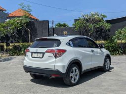 Mobil Honda HR-V 2017 E terbaik di Bali 5