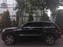 Mobil Jeep Grand Cherokee 2012 Overland terbaik di DKI Jakarta 13