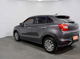 Suzuki Baleno Hatchback MT 2018 Abu-Abu 4