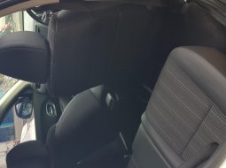 Honda HRV E A/T ( Matic ) 2017 Putih Siap Pakai Good Condition 4