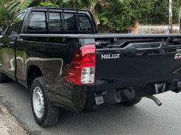 Toyota Hilux S-Cab 2.0 L M/T BENSIN 2017 6