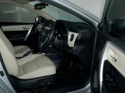 Corolla Altis 1.8 V AT 2019 Silver 9