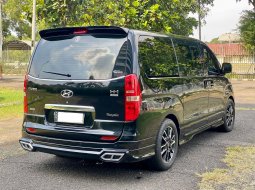 Hyundai H-1 Royale 2017 Hitam 7