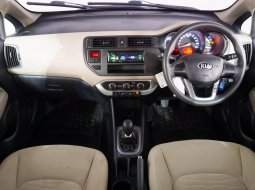 Kia Rio 1.4 MT 2013 Abu-abu 9