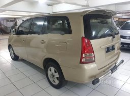 Mobil Toyota Kijang Innova 2004 G dijual, Jawa Timur 1