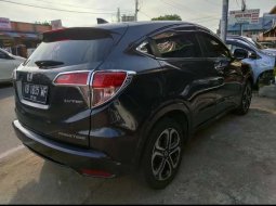 Honda HR-V 1.8L Prestige 7