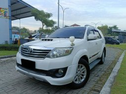 Toyota Fortuner G TRD VNT DSL 2.5 Matic 2013 Putih 2