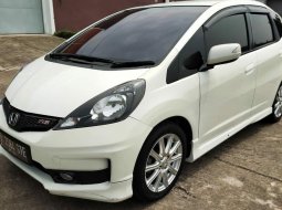 Honda Jazz 1.5 RS 2013 matic putih 2