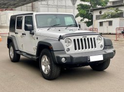 Jeep Wrangler Rubicon Diesel AT 2014 Putih 4