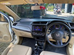 Honda Mobilio E MT 2016 Putih 9