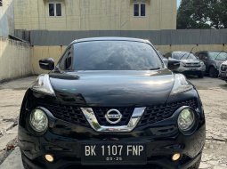 Nissan Juke RX Red Interior 2015 1