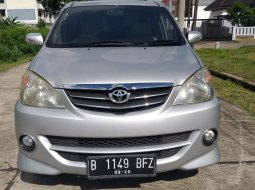 Toyota Avanza S 2010 1