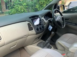 Toyota Kijang Innova G 2010 Manual 8