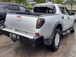 Mitsubishi Triton EXCEED 2