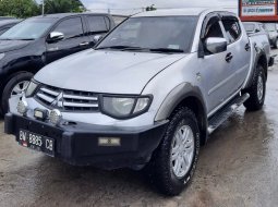 Mitsubishi Triton EXCEED 5