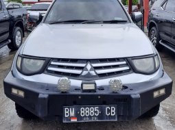 Mitsubishi Triton EXCEED 8