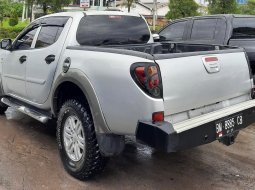 Mitsubishi Triton EXCEED 7