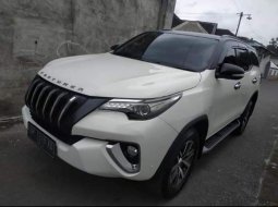 Jual Mobil Bekas Promo Harga Terjangkau  Toyota Fortuner VRZ 2018 4