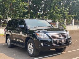 Lexus LX 570 Sport AT 2010 Hitam ISTIMEWA SEKALI BUKTIIN BGT SIAP PAKAI GRESS JAMIN SUKA SEKALI 2