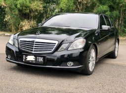 Mercedes-Benz E-Class 250 2010 Hitam 1