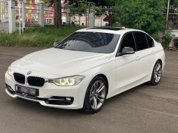 BMW 3 Series 328i AT 2014 Putih ISTIMEWA SEKALI Gress JAMIN SUKA BGT BUKTIIN LANGSUNG Sangat TERAWAT 1