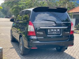 Toyota Kijang Innova G SOLAR MATIC 2012 Hitam ISTIMEWA SEKALI SIAP PAKAI JAMIN SUKA SEKALI BUKTIIN 4