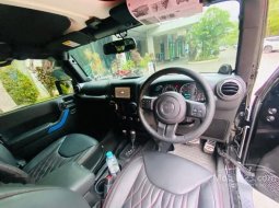 Mobil Jeep Wrangler 2013 Sport CRD Unlimited dijual, DKI Jakarta 5