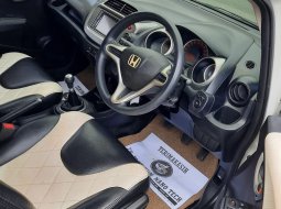 Honda Jazz RS MT 2013 Putih 10