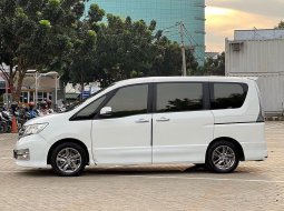 Promo Nissan Serena Autech 2.0 AT thn 2014 10