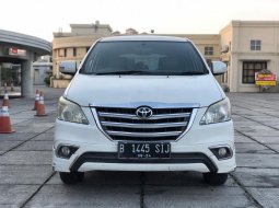 Toyota Kijang Innova V Luxury 2014 1