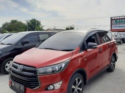 Promo Toyota Venturer murah 1