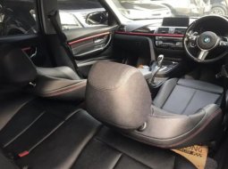 BMW 320i SPORT AT HITAM 2017 6