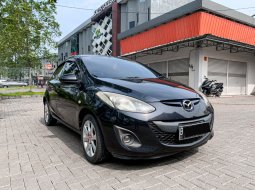 Mazda 2 V MT Manual 2012 Hatchback Hitam 2