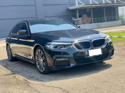 BMW 530i M sport ckd AT HITAM 2020 6