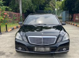 Mercedes-Benz E250 matic 2010 Hitam ISTIMEWA BGT Gress bgt JAMIN SUKA BGT PASTI LIAT SUKA BUKTIIN 3