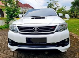 Jual mobil Toyota Fortuner TRD 2014 bekas, Jawa Tengah 14
