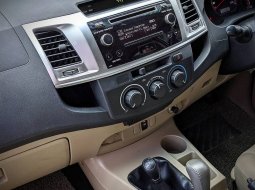 Toyota Hilux 2.4L D-Cab V AT 2017 3