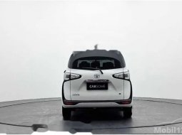 Mobil Toyota Sienta 2018 G terbaik di Jawa Barat 8