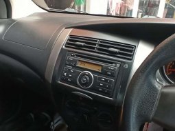 Banten, Nissan Livina X-Gear 2009 kondisi terawat 3