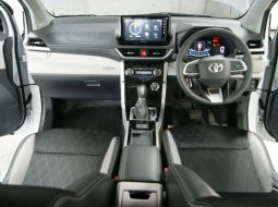 Mobil Toyota Avanza 2021 Veloz dijual, Jawa Timur 11