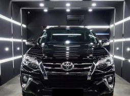 Toyota Fortuner VRZ Tahun 2021 Hitam